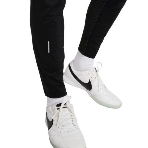 Spodnie Nike Therma-Fit Strike Pant Kwpz Winter Warrior M DC9159 010 Spodnie Nike Therma-Fit Strike Pant Kwpz Winter Warrior M DC9159 010